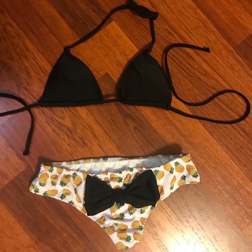 New pineapple bow bikini